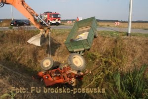 Slika PU_BP/Traktor s prikolicom-prevrtanje.jpg